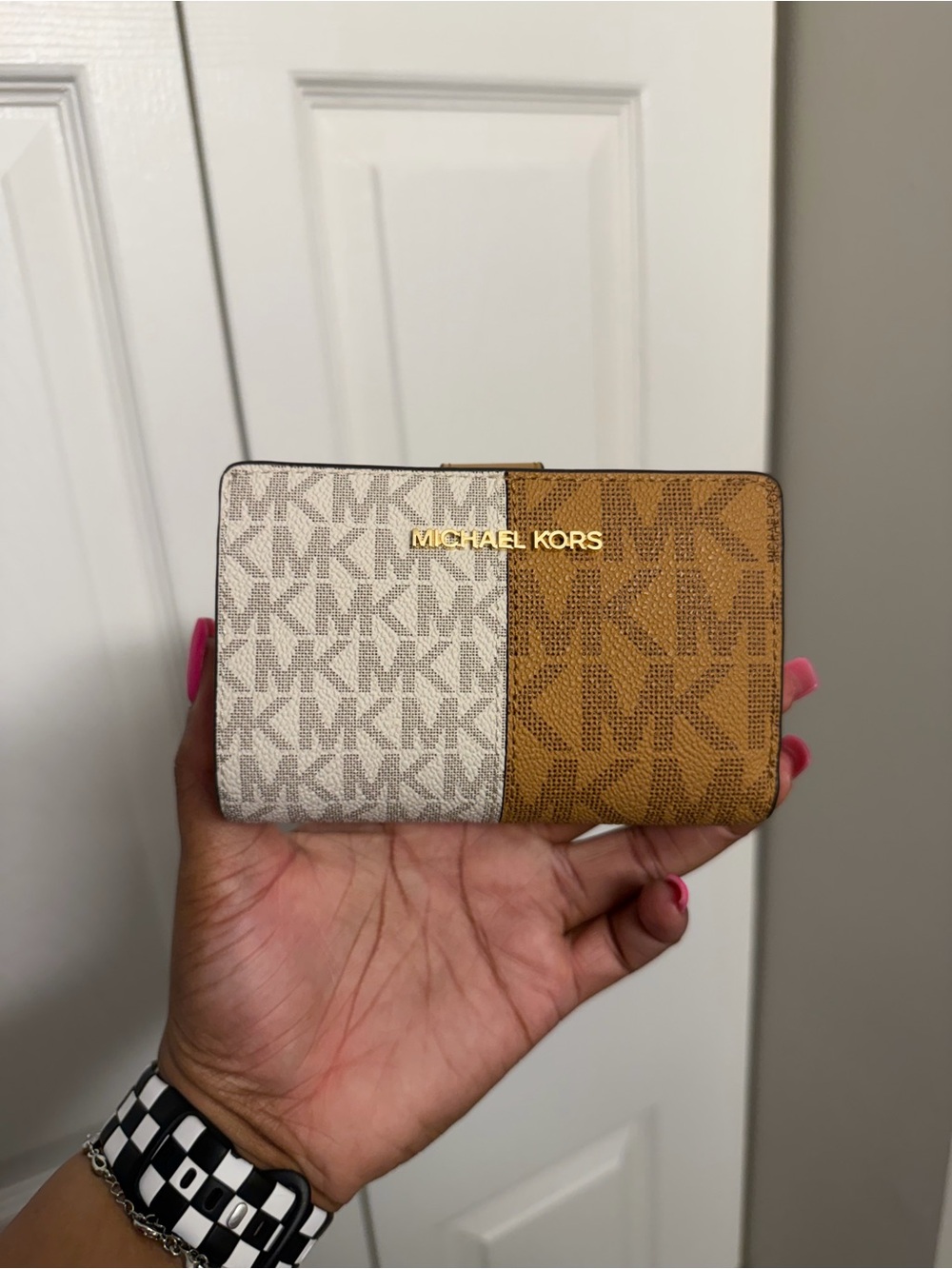 Michael Kors Two-Tone MK Logo Zip Wallet - Cream & Tan